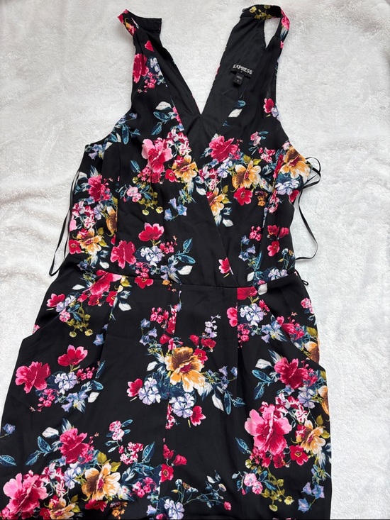 Express Dresses & Skirts - Express Black One-Shoulder Floral Wrap Dress